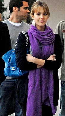 jessica-alba-chanel-bag
