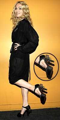 unforgettable-shoes-madonna-chanel