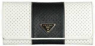 Prada04