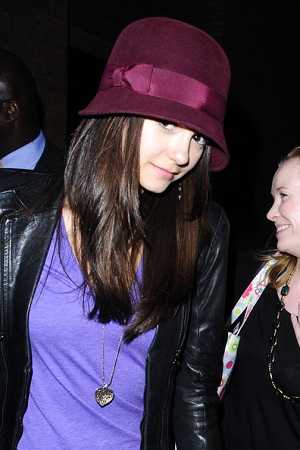 nina-dobrev-cloche