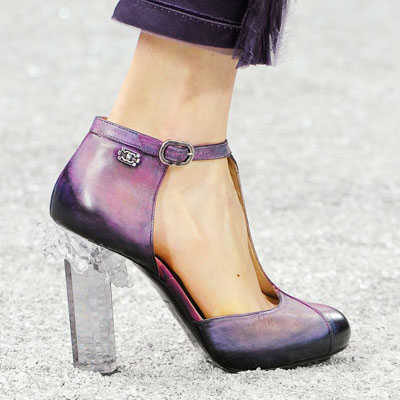 tendencia de zapato transparente